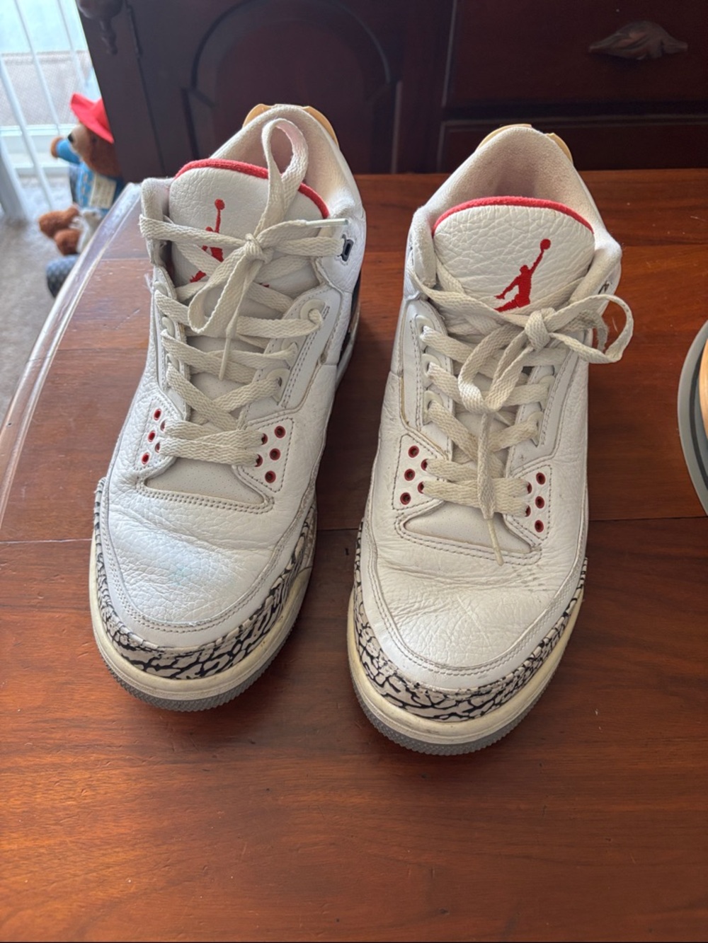NIKE Air Jordan 3 Retro White
Cement Grey Fire Red Black
Elephant Print SIZE 12